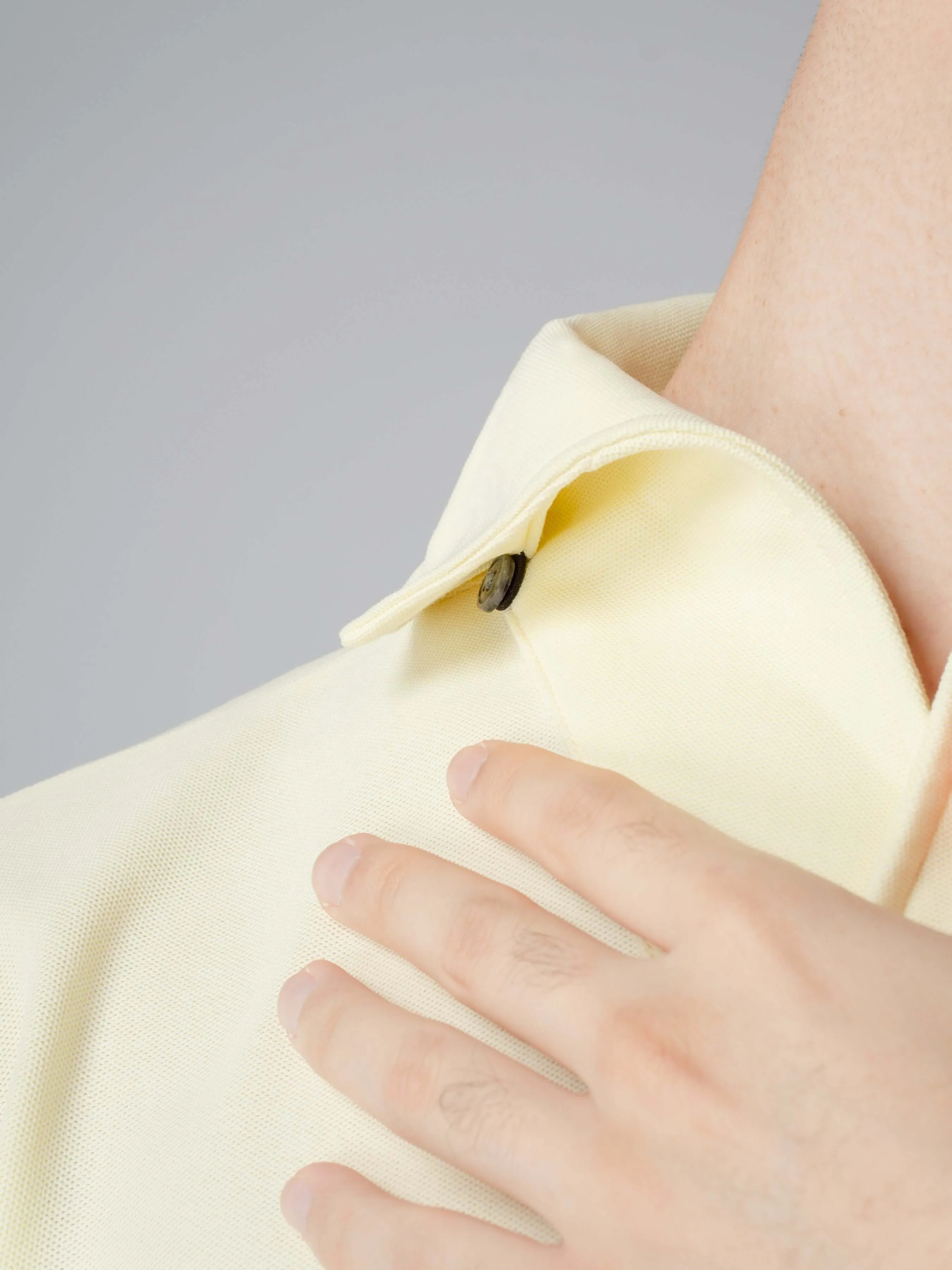 Long Sleeve Polo Shirt - Light Yellow One-Piece Collar Single Button